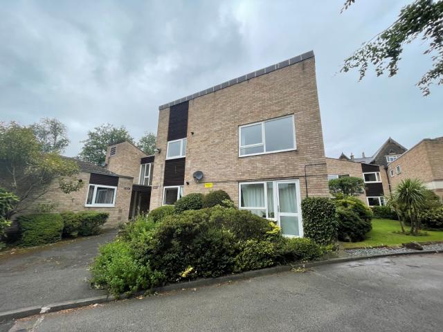 Apartment for rent in Weetwood, West Yorkshire