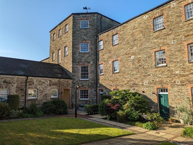 Flat for rent in Trelander, Penweathers
