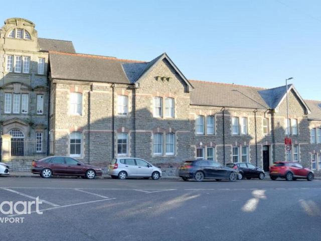 Flat for rent in Barrack Hill, Newport