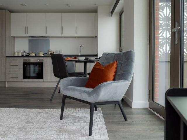 Apartment for rent in Deeplish, Burnedge