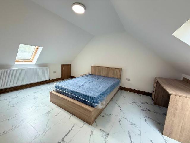 Apartment for rent in Blackdown, Green Close