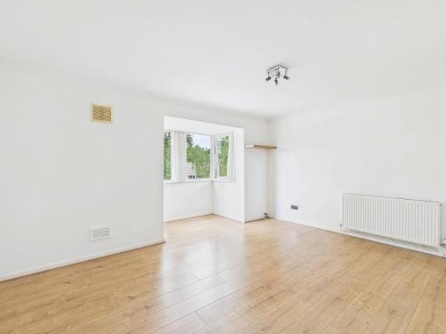 Apartment for rent in Sunningdale