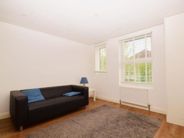 Apartment for rent in London Borough of Croydon, Purley