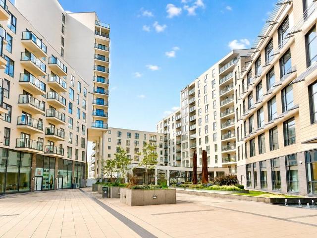 Flat for rent in Horsell, Woking