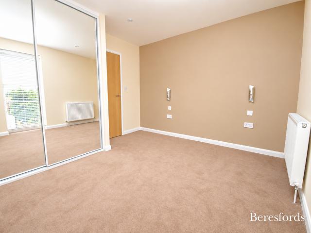 Apartment for rent in Pilgrims' Hatch, Navestock Side