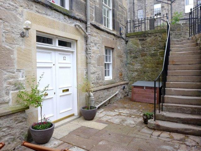 Flat for rent in New Town, Scotland