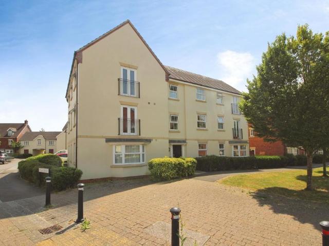 Flat for rent in Haydon End, Abbey Mead