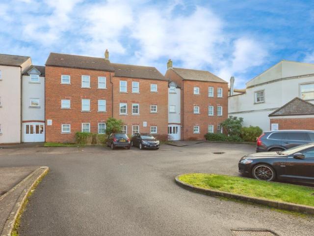 Flat for rent in Coldharbour, Buckinghamshire