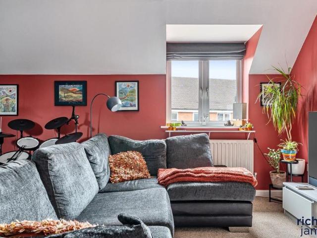 Apartment for rent in Penhill, Swindon