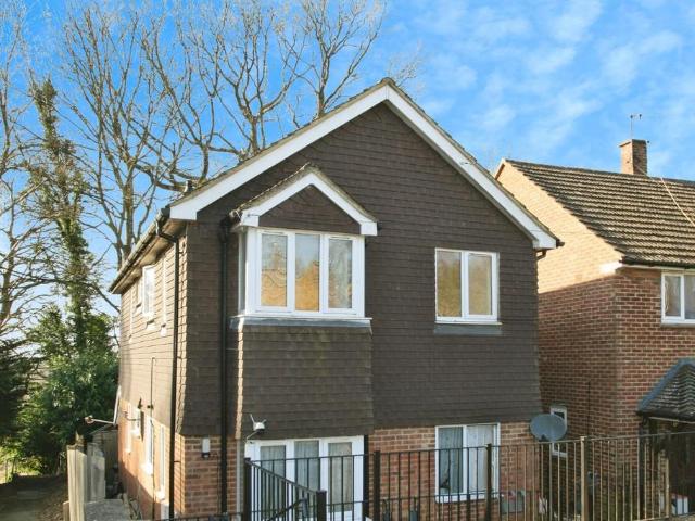 Flat for rent in Sherwood, Sandown Park