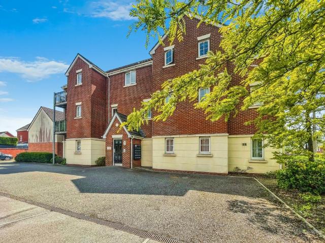 Flat for rent in Llanishen, Cardiff