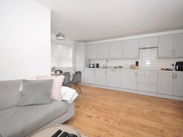 Apartment for rent in Red Hill, Surrey
