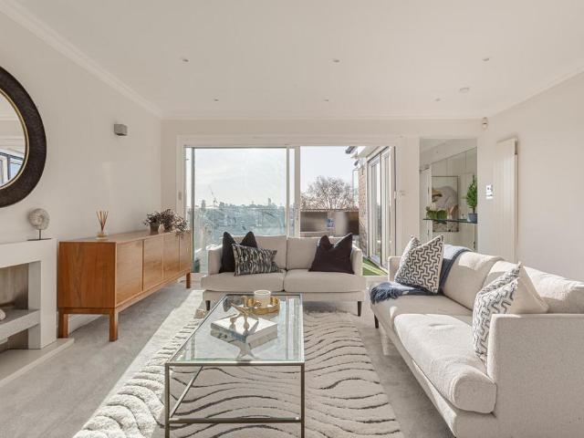 Flat for rent in Chelsea, Greater London