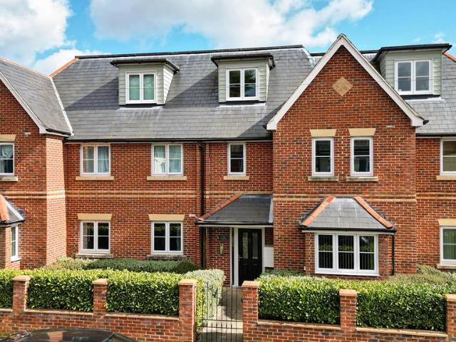 Flat for rent in Farnborough, Hampshire