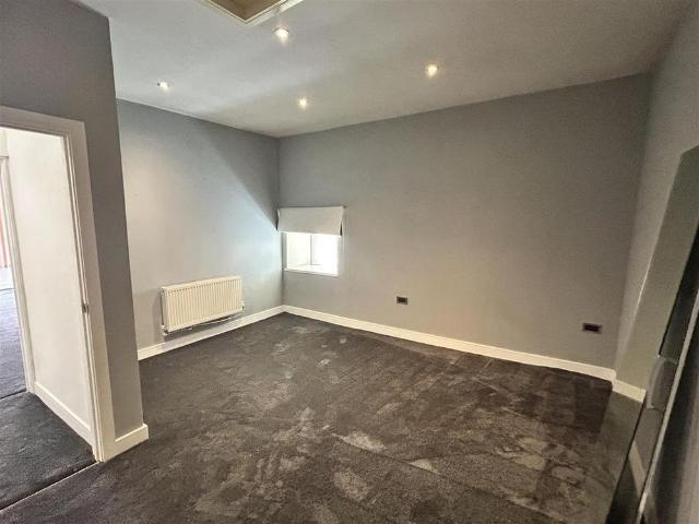 Apartment for rent in Seaside, Llanelli