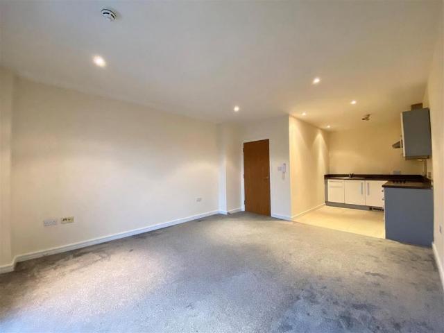 Apartment for rent in Milnshaw, Backburn