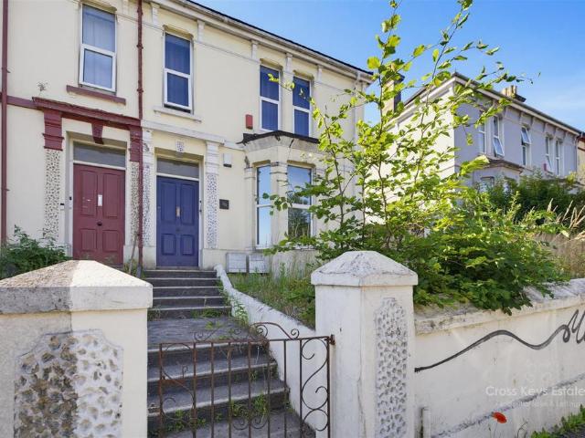 Flat for rent in Mount Wise