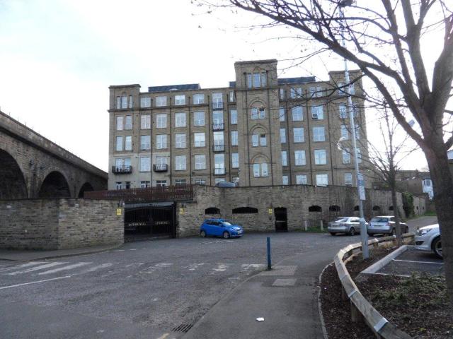 Flat for rent in Dewsbury, Eightlands