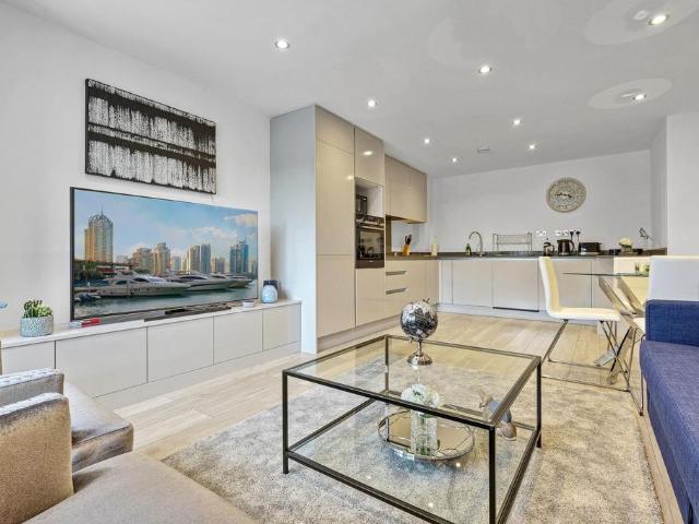 Flat for rent in Ruislip, London Borough of Hillingdon