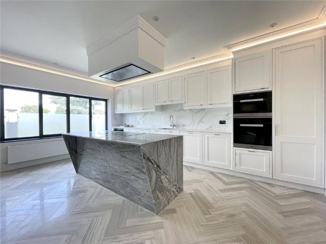 Flat for rent in Hadley Wood, Greater London
