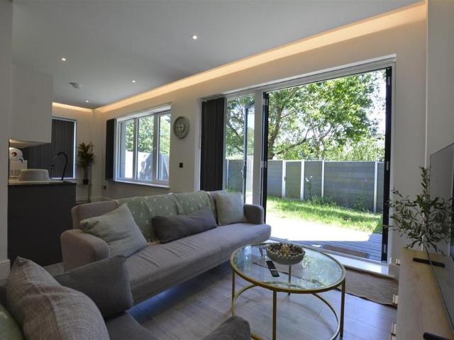 Apartment for rent in Hutton, Navestock Side