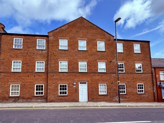 Flat for rent in Prescot, Prescot