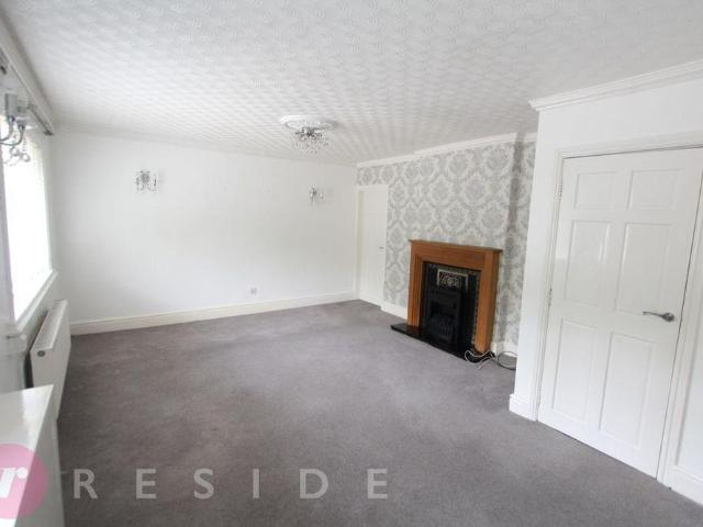 Apartment for rent in Sudden, Burnedge