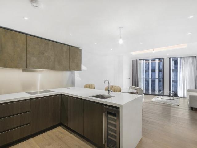 Flat for rent in Nine Elms, Greater London