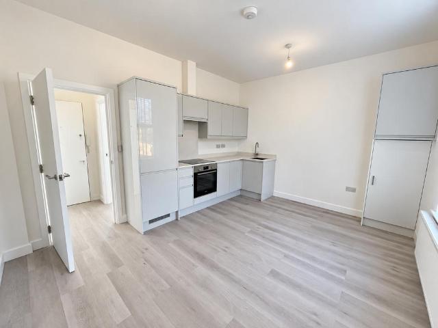 Flat for rent in London Borough of Croydon, Thornton Heath