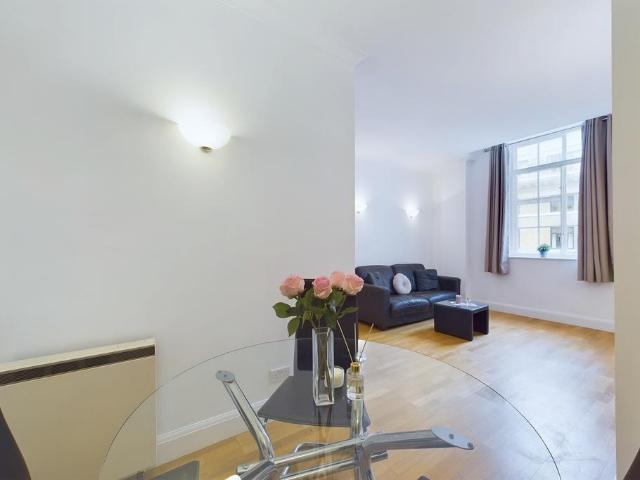 Flat for rent in Greater London
