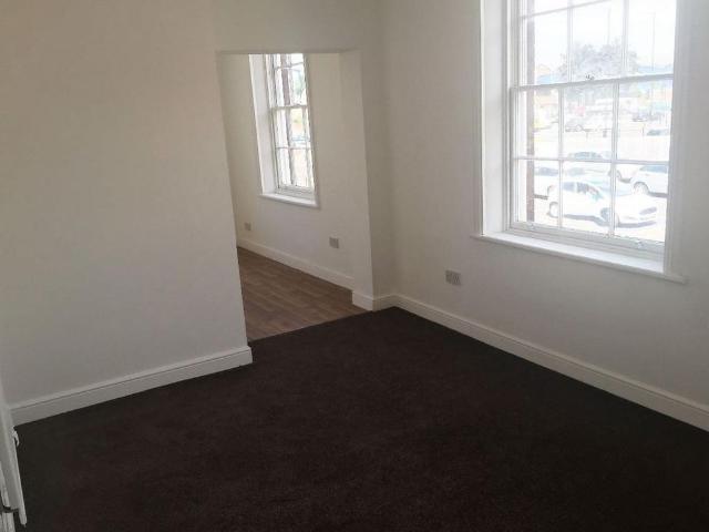 Apartment for rent in Burnedge, Greater Manchester