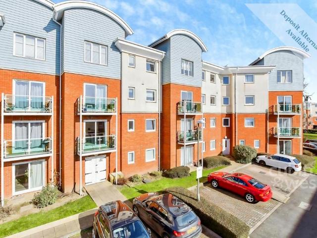 Flat for rent in Red Hill, Surrey