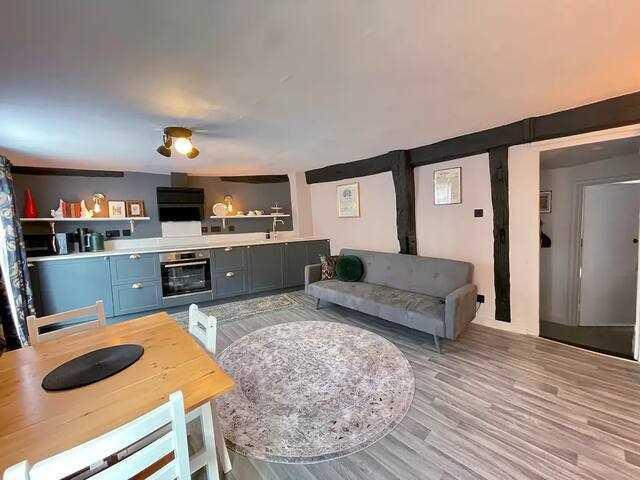 Flat for rent in The King's Mile, The Bridge