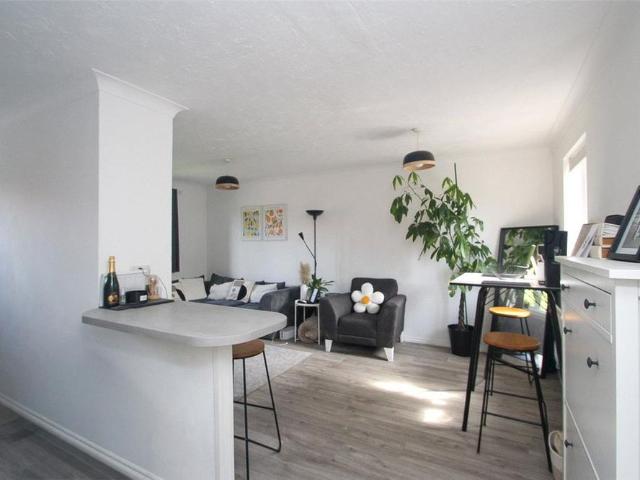 Apartment for rent in Helford, Hampshire