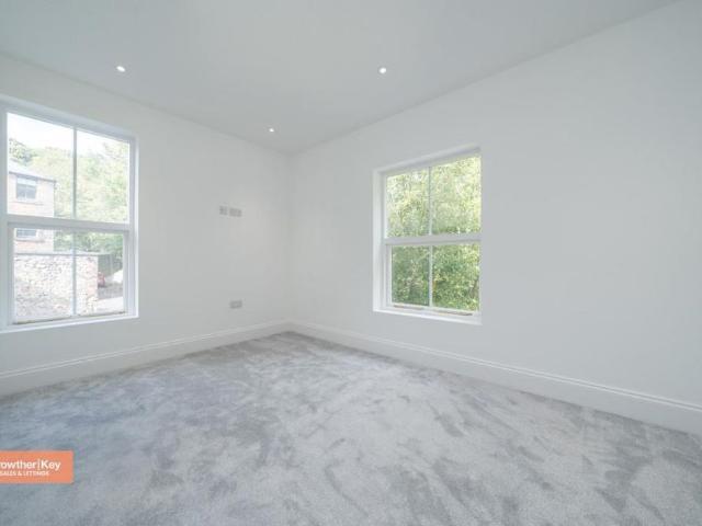 Apartment for rent in Charlesworth, East Midlands