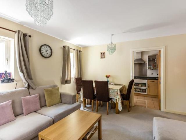 Apartment for rent in Holywell Estate, North Watford