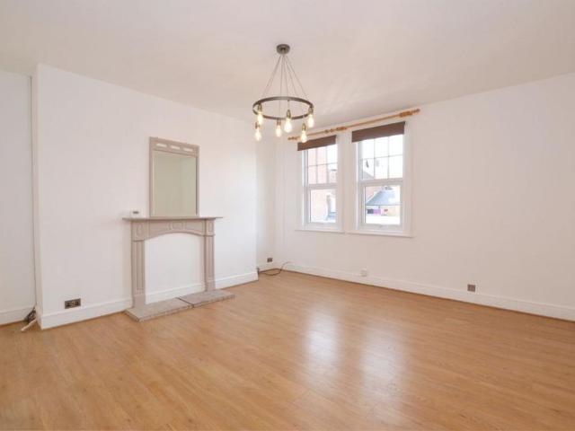 Apartment for rent in Red Hill, Worcestershire