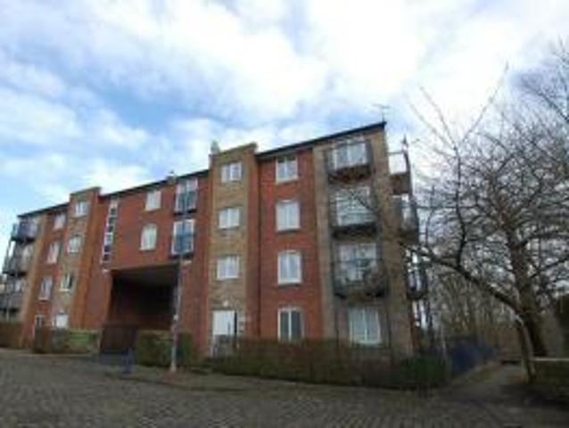 Flat for rent in Ashton-under-Lyne, Tameside
