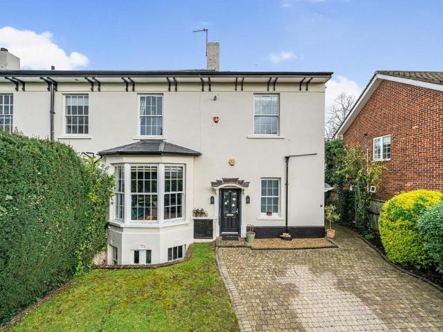 Apartment for rent in Bickley, Greater London