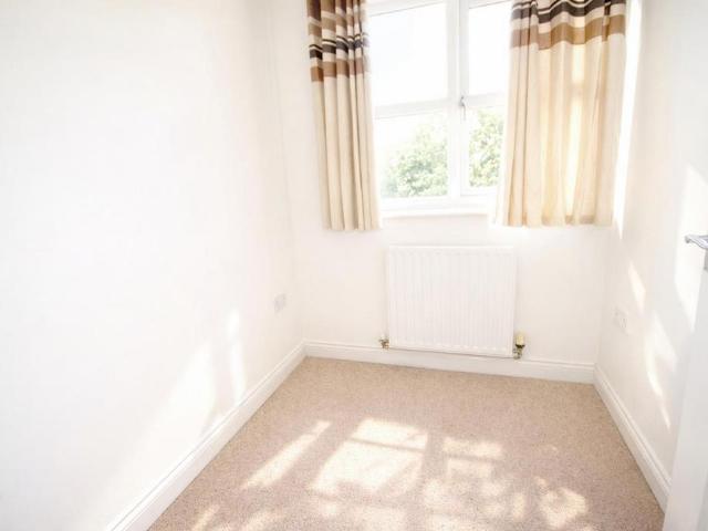 Apartment for rent in Featherstone, Streethouse