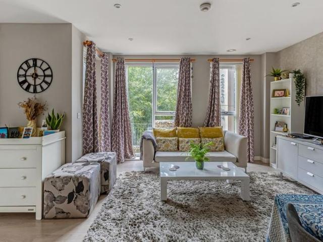 Apartment for rent in Preston, Greater London