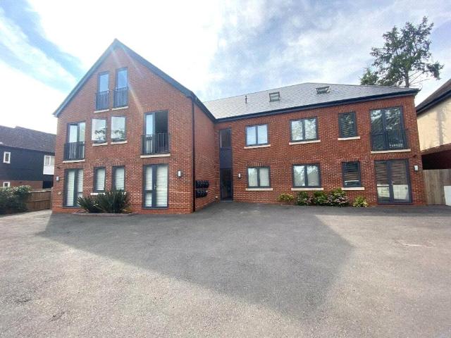 Flat for rent in Ickenham, Greater London