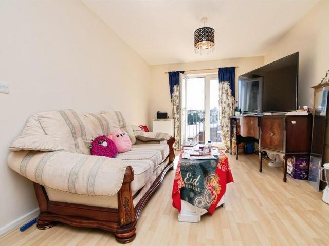 Apartment for rent in The Cronehills, West Bromwich