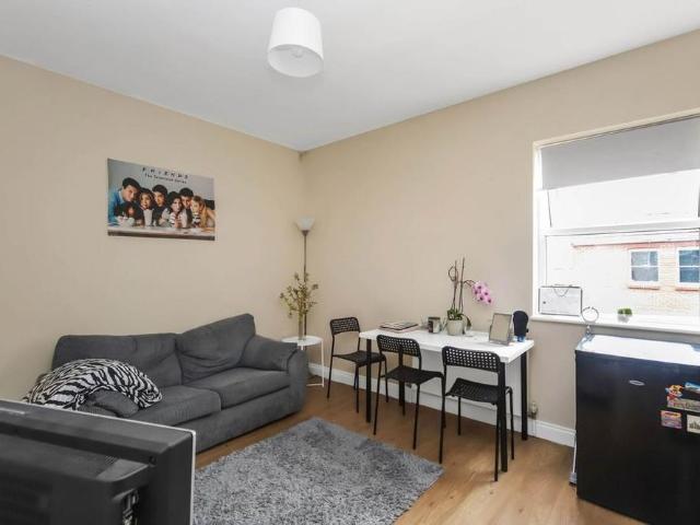 Apartment for rent in Wigginton, Pouchen End