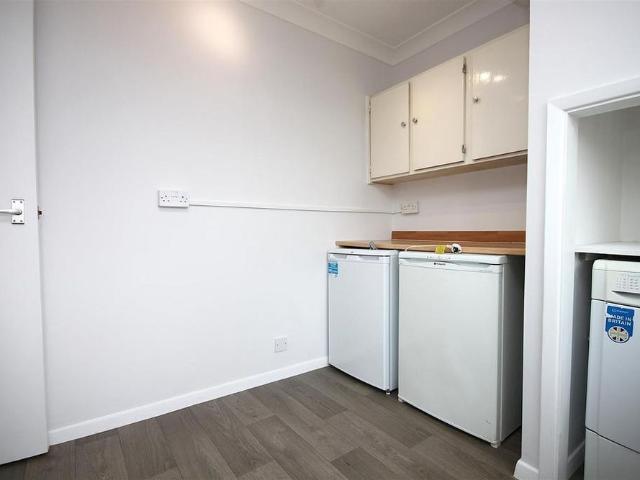 Apartment for rent in Pachesham Park, Surrey