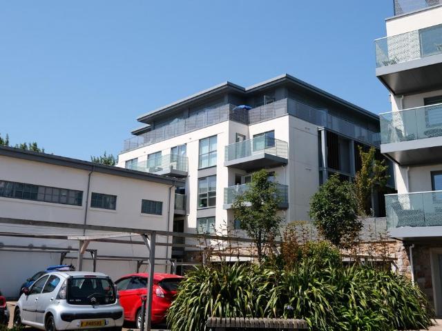 Flat for rent in Chalfont St. Peter, Denham