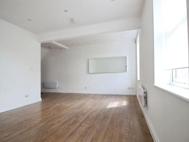 Apartment for rent in Rodbourne, Swindon