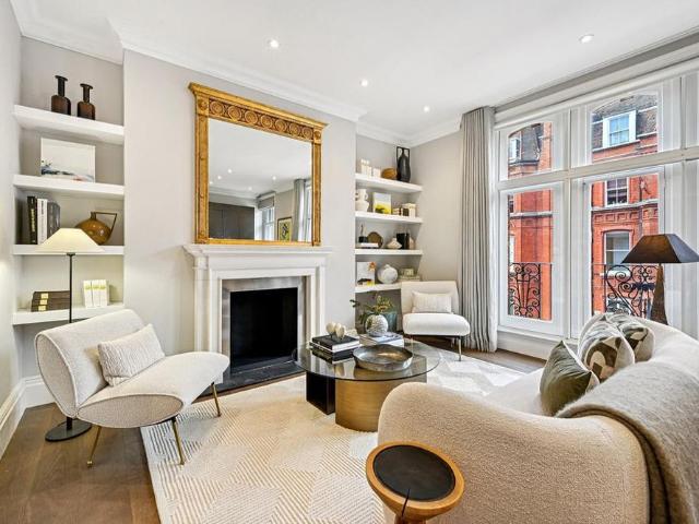 Apartment for rent in Mayfair, Greater London