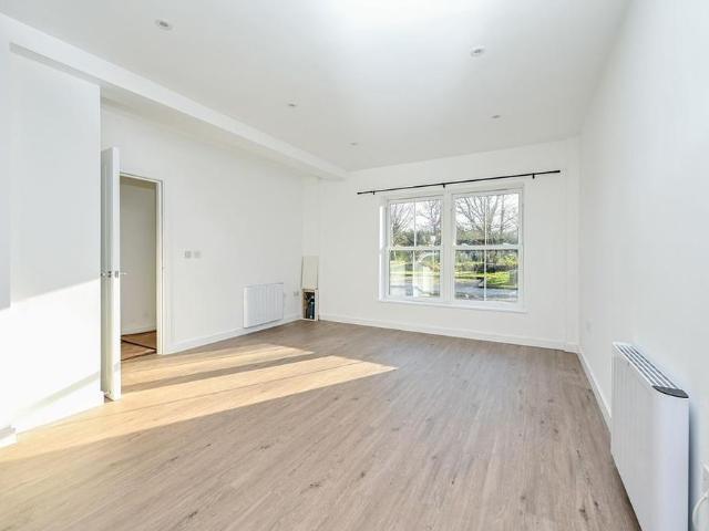 Apartment for rent in Farnborough, Rushmoor