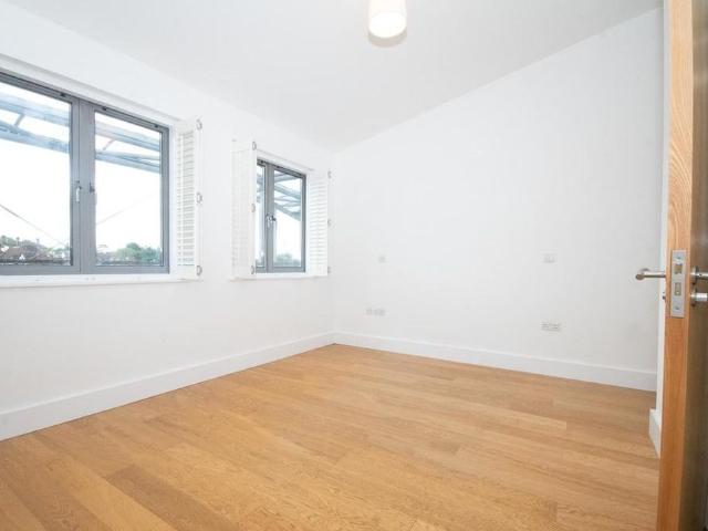 Apartment for rent in Pinner, Greater London